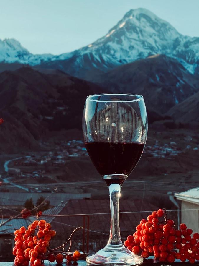 Guesthouse Relax In Kazbegi المظهر الخارجي الصورة