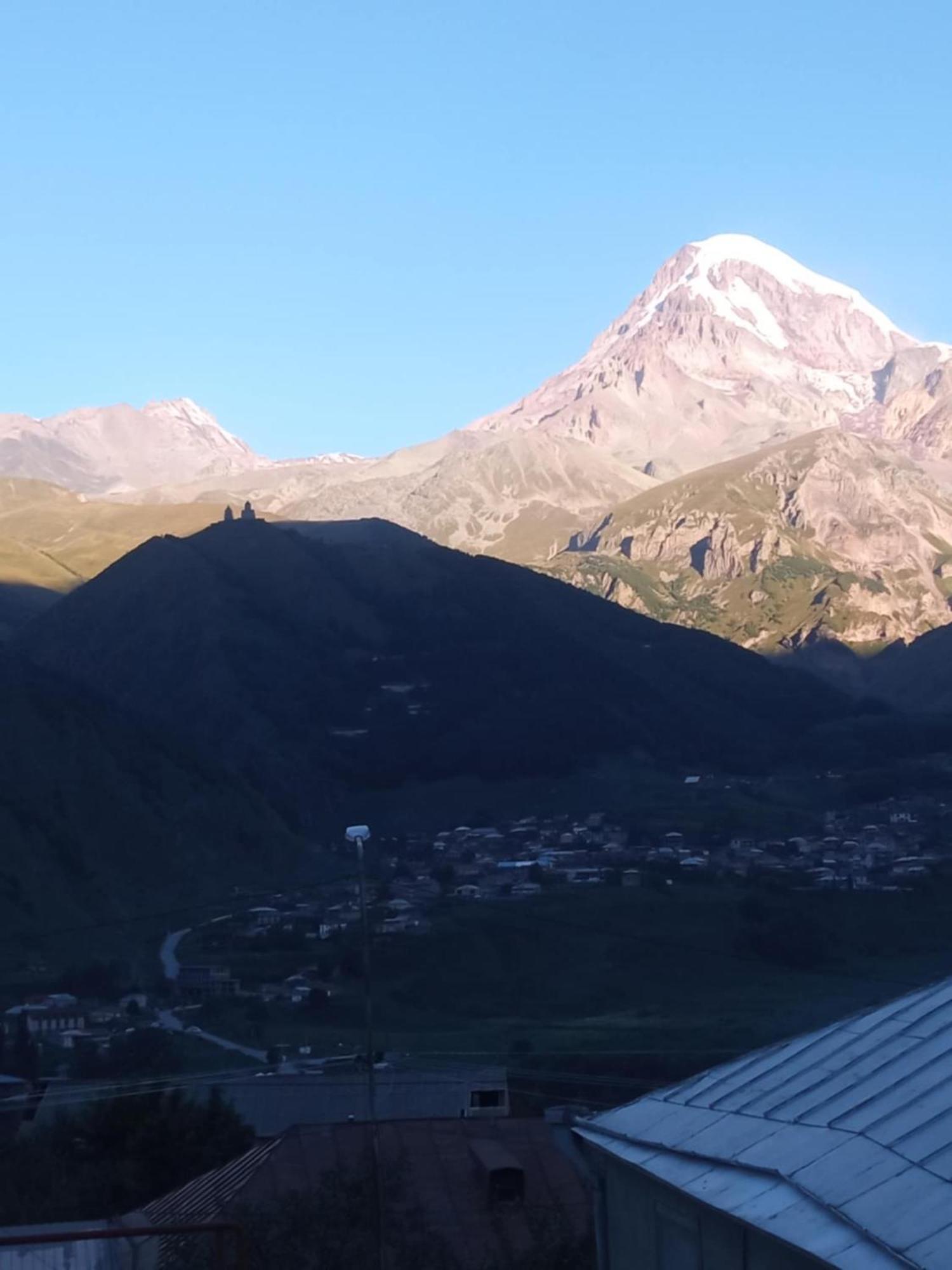Guesthouse Relax In Kazbegi المظهر الخارجي الصورة
